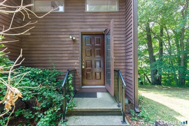 Fabulous 8 unit complex on cul-de-sac. Gorgeous marsh views - photo 3