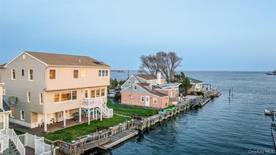Welcome to an exceptional waterfront retreat in the heart of - photo 2