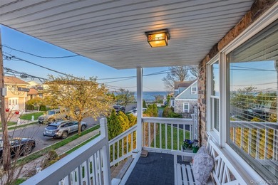 Welcome to an exceptional waterfront retreat in the heart of - photo 3