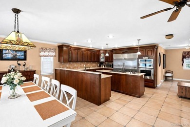 Welcome to an exceptional waterfront retreat in the heart of - photo 10