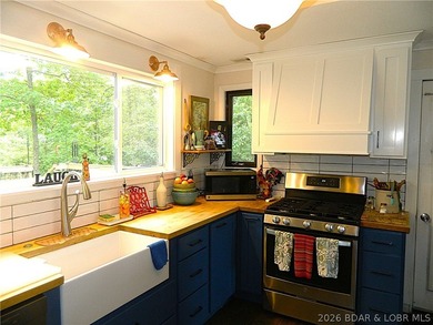 Private Four Seasons Retreat on Expansive Multi-Lot Property! - photo 6