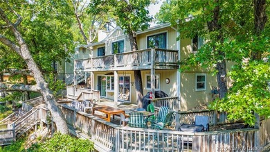 THIS IS IT! Lakefront living at its finest!! This beautifully - photo 4