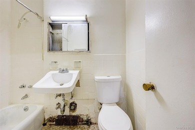 This incredible *blank canvas* opportunity is tailor-made for a - photo 20
