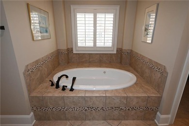 *RARE one-level custom home in Moores Mill Golf Club!* Built by - photo 31
