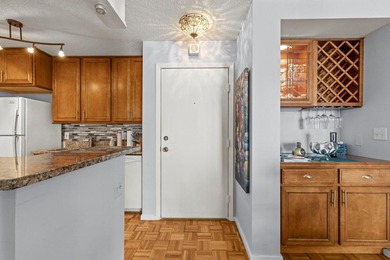 Enjoy easy downtown living in this beautifully maintained - photo 4