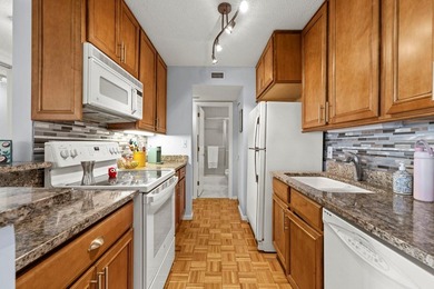 Enjoy easy downtown living in this beautifully maintained - photo 6