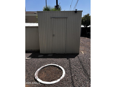 Cozy 2 bedroom /2 bath home with newer A/C Unit, Refrigerator