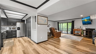 Great Investment Opportunity in Lake Ozark. This 2 Bed 2 Bath - photo 3
