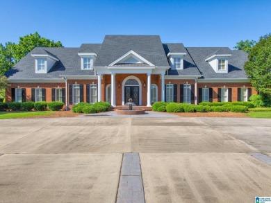 Exquisite custom-built estate designed by Stephen Fuller on 3.32