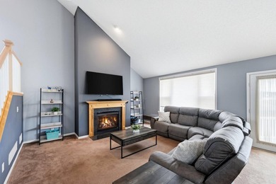 Welcome to this beautiful two-story home in the Copper Creek - photo 3