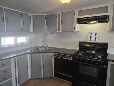 Welcome to this charming 2-bedroom, 1-bath home, ideally located - photo 14