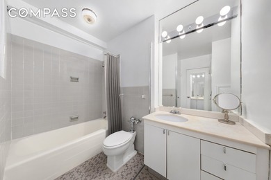Welcome to 77 W 55th St, an elegant high-rise condominium - photo 4