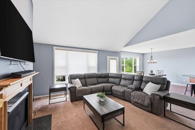 Welcome to this beautiful two-story home in the Copper Creek - photo 5