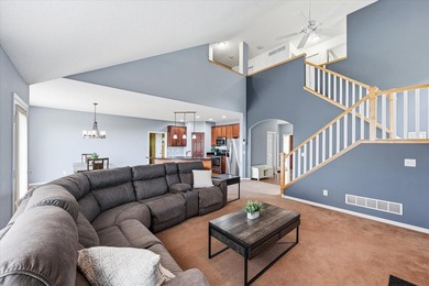Welcome to this beautiful two-story home in the Copper Creek - photo 6