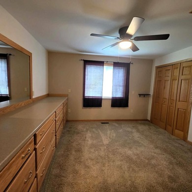 Beautiful Lakefront Ranch home on all-sport Ess Lake! Located on - photo 17