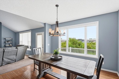 Welcome to this beautiful two-story home in the Copper Creek - photo 10