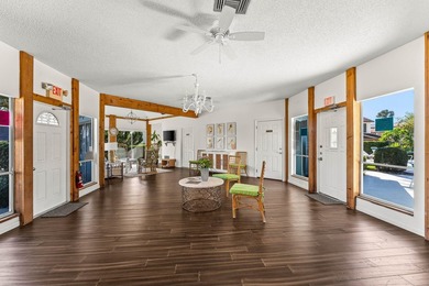 Coastal Comfort meets downtown Stuart Convenience This charming - photo 27