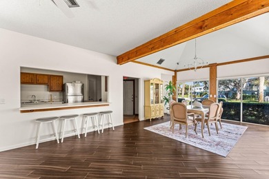 Coastal Comfort meets downtown Stuart Convenience This charming - photo 29