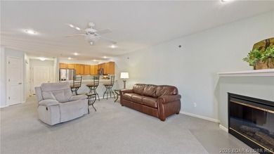 Walk in with no steps and start enjoying the ease of lakefront - photo 2