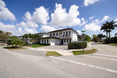 Welcome to this spacious and beautifully maintained 4-bedroom, 4 - photo 2