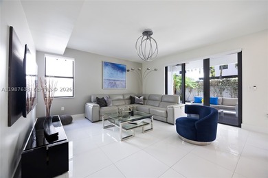 Welcome to this spacious and beautifully maintained 4-bedroom, 4 - photo 8