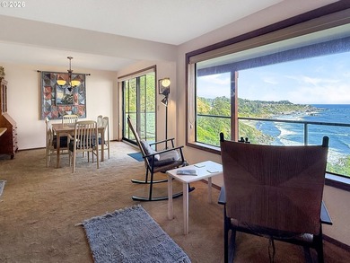 Oceanfront Living at Rainbow Rock! Experience breathtaking - photo 7