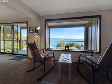Oceanfront Living at Rainbow Rock! Experience breathtaking - photo 9