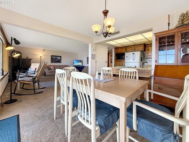Oceanfront Living at Rainbow Rock! Experience breathtaking - photo 10