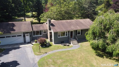Nestled on more than 1.4 private acres, this sprawling ranch - photo 2