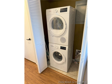 This is a really nice highly desired WALK IN unit with LVP - photo 7