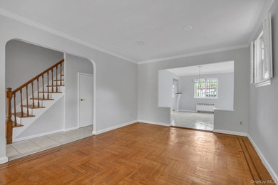 Welcome to this beautifully maintained and exceptionally bright - photo 2