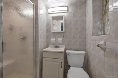 Welcome to this beautifully maintained and exceptionally bright - photo 9
