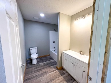 Beautiful New Construction Near Bull Shoals Lake!Be the first to - photo 11
