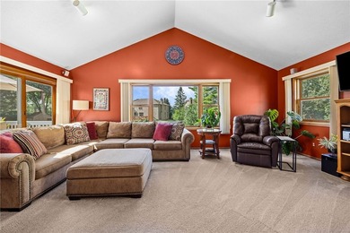 Welcome to this impeccably maintained 4-bedroom, 3.5-bath - photo 12