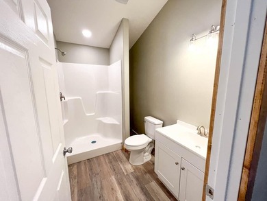Beautiful New Construction Near Bull Shoals Lake!Be the first to - photo 14