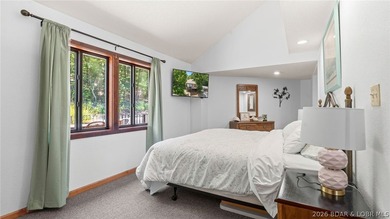 Welcome to this beautifully updated 3-bedroom, 2.5 bath - photo 18
