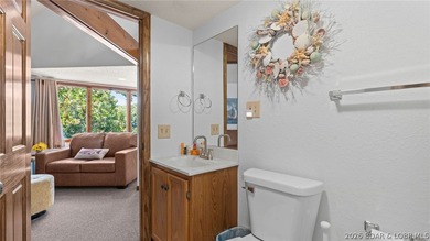 Welcome to this beautifully updated 3-bedroom, 2.5 bath - photo 21