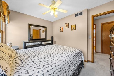 Welcome to this impeccably maintained 4-bedroom, 3.5-bath - photo 25