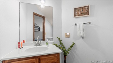 Welcome to this beautifully updated 3-bedroom, 2.5 bath - photo 26