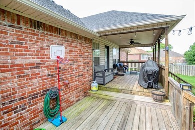 Beautiful 4 bedroom, 2 bath home just off Lake Jack Nolen. The - photo 29