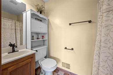 Welcome to this impeccably maintained 4-bedroom, 3.5-bath - photo 30