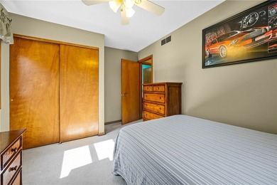 Welcome to this impeccably maintained 4-bedroom, 3.5-bath - photo 33
