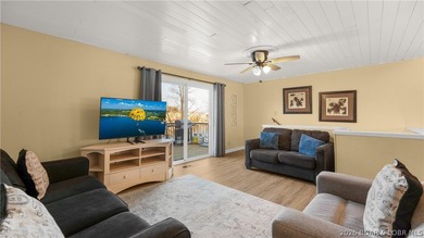 Beautifully updated 3 bed, 2 bath lakefront home at the 3MM in a - photo 7