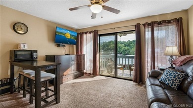 Don't miss this well-maintained walk-in level 1 bedroom, 1 - photo 1