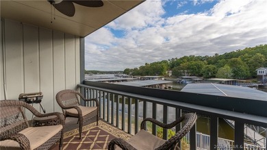 Don't miss this well-maintained walk-in level 1 bedroom, 1 - photo 2