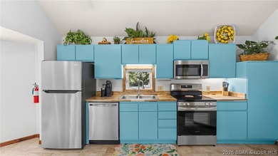Welcome to this beautifully updated 3-bedroom, 2.5 bath - photo 43