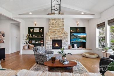 Don't miss this 2018 Parade Home, built by Vantage Homes with - photo 9