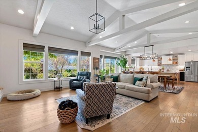 Don't miss this 2018 Parade Home, built by Vantage Homes with - photo 10