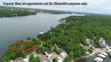 Discover the perfect setting for your dream lakefront estate in - photo 6