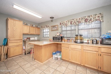 Discover exceptional potential with this 3 bedroom, 2 bath home - photo 24